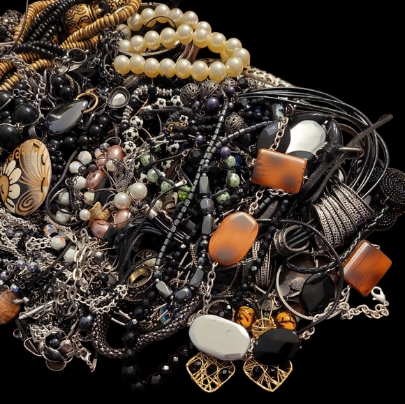 2+lbs Mixed Jewelry Lot Vntg & Modern Broken Craft Repair Mixed Costume Fun - Picture 2 of 6